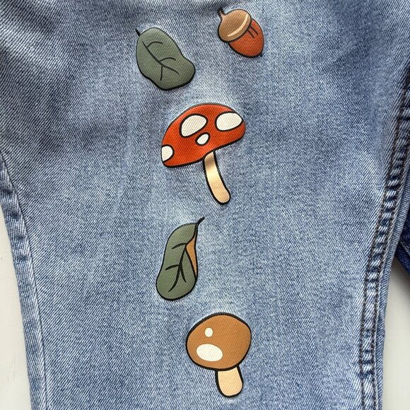 Her Universe Studio Ghibli My Neighbor Totoro Mom Jeans Plus Size 20 Soot Sprite - Picture 6 of 12